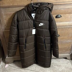 Nike Brown Puffer Jacket with Hood and Quilted Design